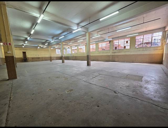 1,345M² WAREHOUSE TO LET IN BOOYSENS